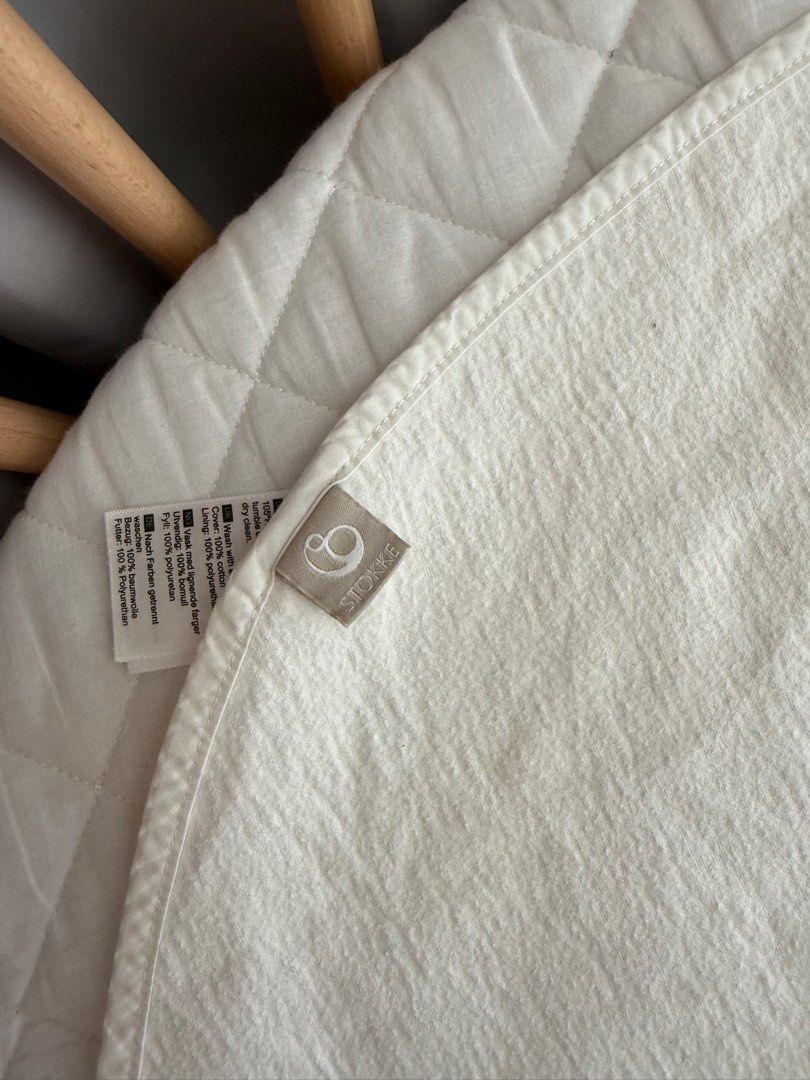 Stokke original sleepi cot mattress protector sheet (Category: Cots & Cribs) located in Singapore. Submitted by fadedsky (Listing ID 1373923030, Image 1). Description: Like new, excellent condition .