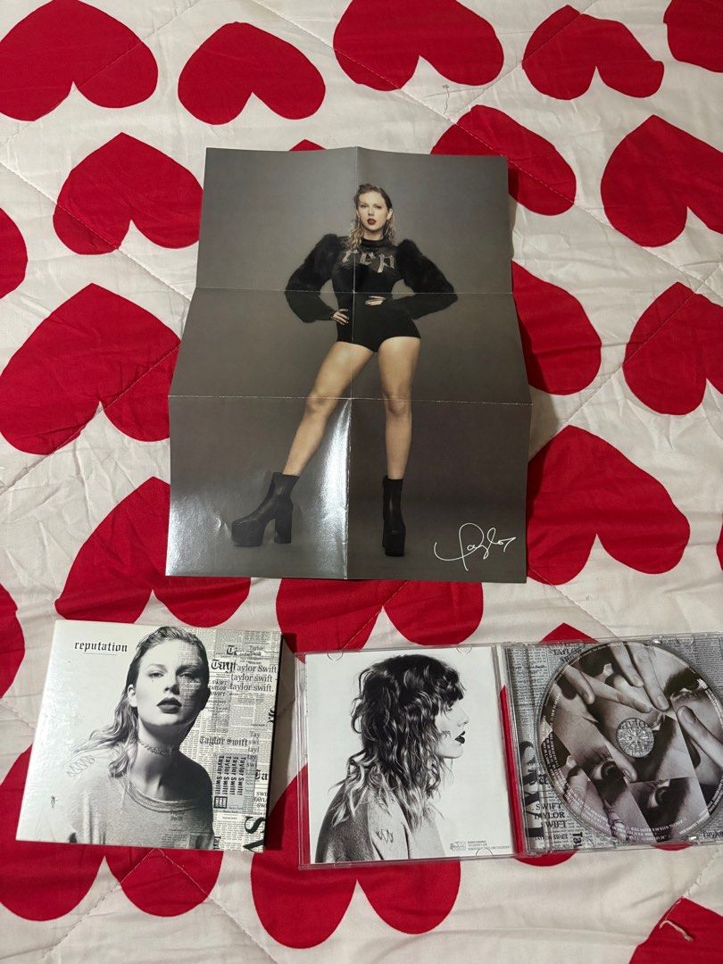 Reputation Signed Cd Taylor Swift reputation cd (SIGNED POSTER!), Hobbies & Toys, Music ...