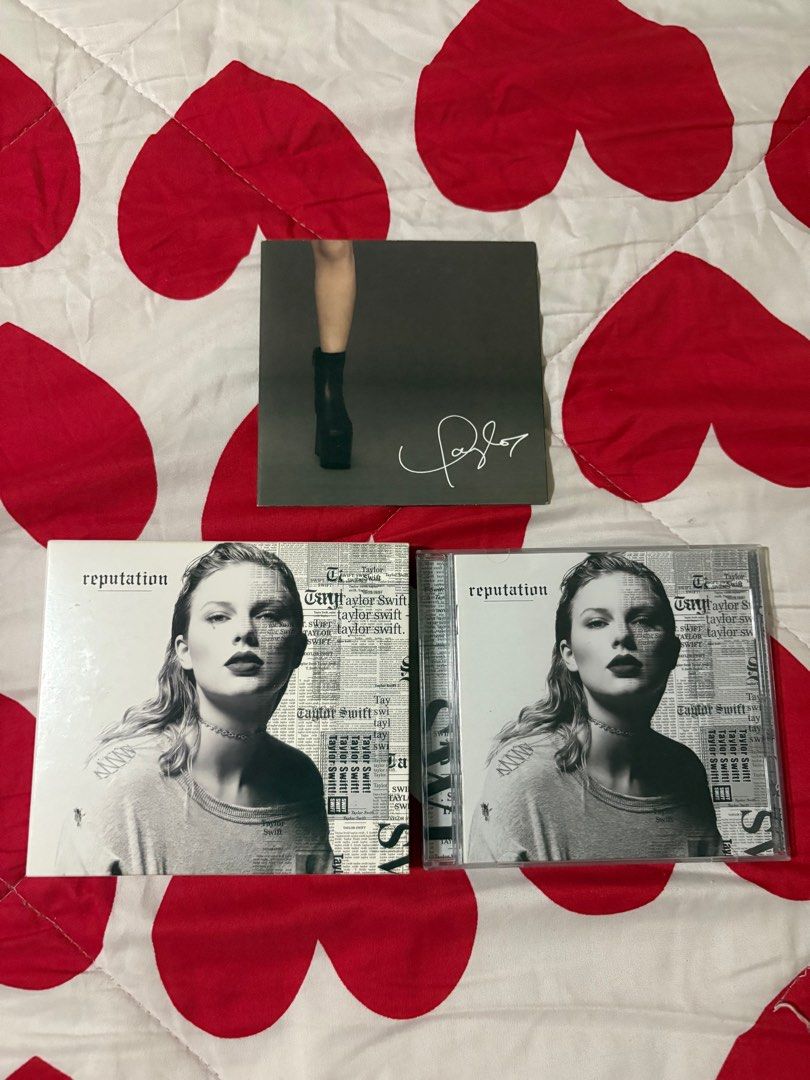 Reputation Signed Cd Taylor Swift reputation cd (SIGNED POSTER!), Hobbies & Toys, Music ...