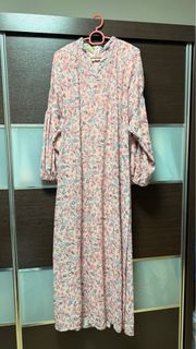 (Category: ) located in . Submitted by shopwithalia (Listing ID 1373767834, Image 1). Description: .