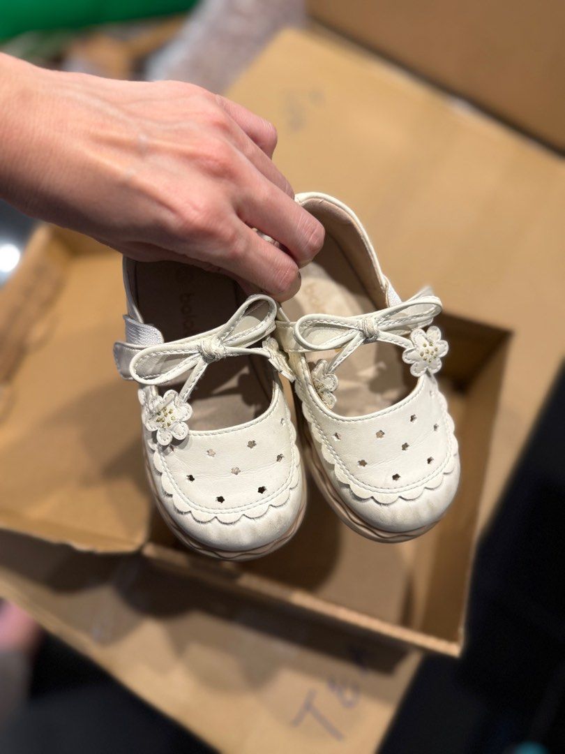 Toddler Shoes (Size 25) (Category: Babies & Kids Fashion) located in Singapore. Submitted by durianbaby (Listing ID 1373902146, Image 1). Description: Self collect at River Place Condo (62 Havelock Road), match well with dresses. .