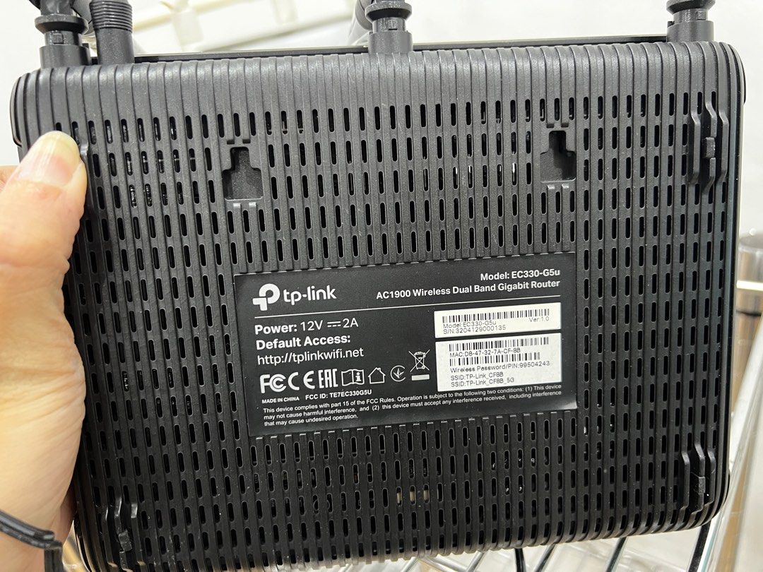 TP link EC330-G5U router modem (Category: Networking) located in Singapore. Submitted by solidanchor (Listing ID 1373861847, Image 2). Description: .