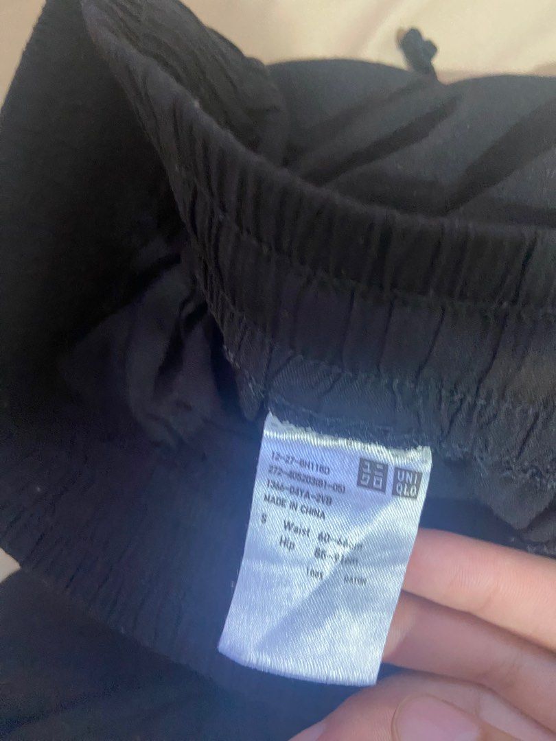uniqlo comfy black trousers (Category: Other Bottoms) located in Cebu City. Submitted by peachriots (Listing ID 1373787852, Image 2). Description: rfs: decluttering only used once or twice 💌 dm if interested to see more pictures .