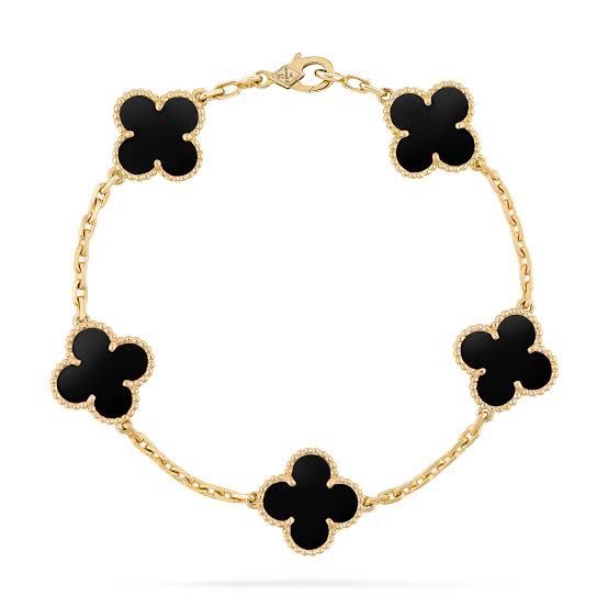 VCA ONYX BRACELET (Preorder) (Category: Bracelets) located in Bacoor. Submitted by clairenw68192 (Listing ID 1373419726, Image 1). Description: - VAN CLEEF ARPELS (Onyx bracelet) - Comes with box and bag - Made to Order .