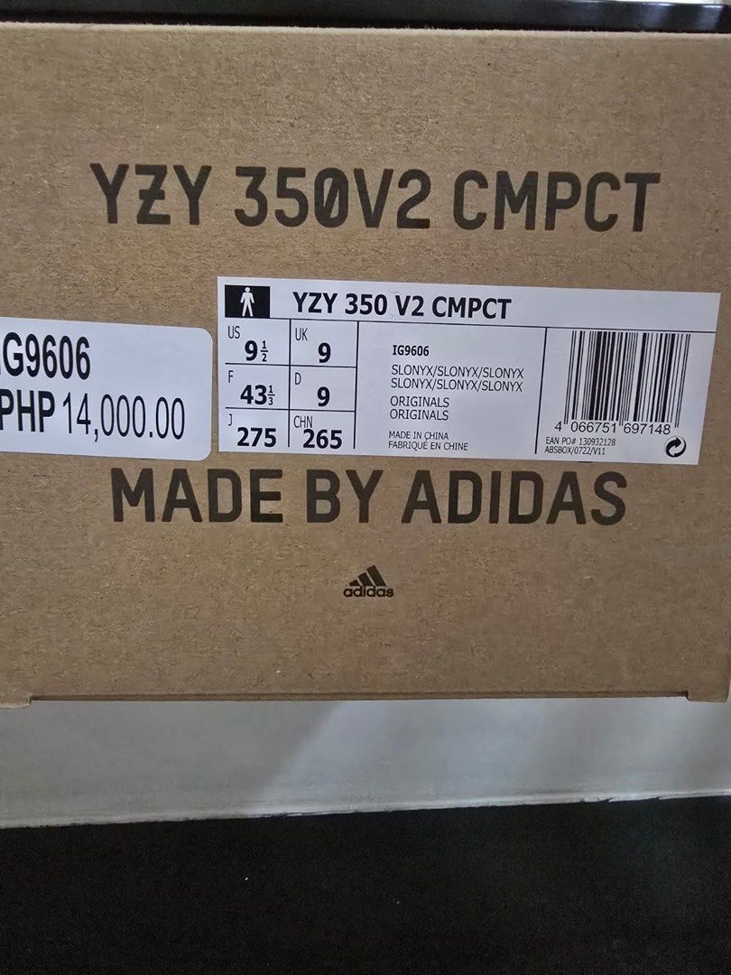 Yeezy 350 v2 (Category: Sneakers) located in Makati City. Submitted by thriftyfive (Listing ID 1373772331, Image 3). Description: Original (bought from Adidas app).