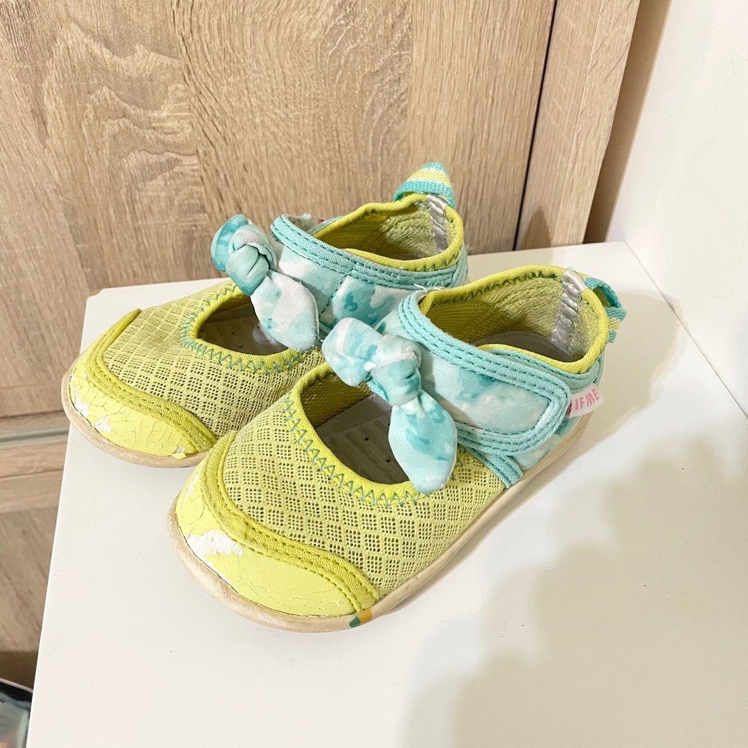 由 eastbaby (刊登 ID 1378063843，圖片 1) 提交，位於 新北市 (New Taipei) 的 免費贈送女鞋14.5cm (類別：嬰兒及兒童流行時尚)，說明：贈給有緣人 歡迎聊聊詢問。