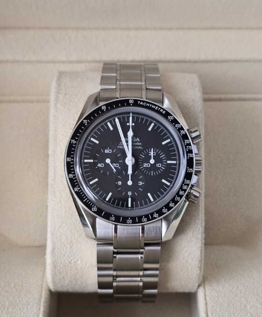 2021 Omega Speedmaster Sapphire (Category: Luxury Watches) located in Mandaluyong City. Submitted by 88nac (Listing ID 1378072203, Image 1). Description: FOR SALE: Omega Speedmaster Professional Hesalite 311.30.42.30.01.006 Big box - 1861 movement 318k Negotiable -Complete big box and inclusions -42mm -Manual winding -Complete Cards, manual, and booklet 9.8/10 condition 2021 PM for inquiries Additional photos can be requested.