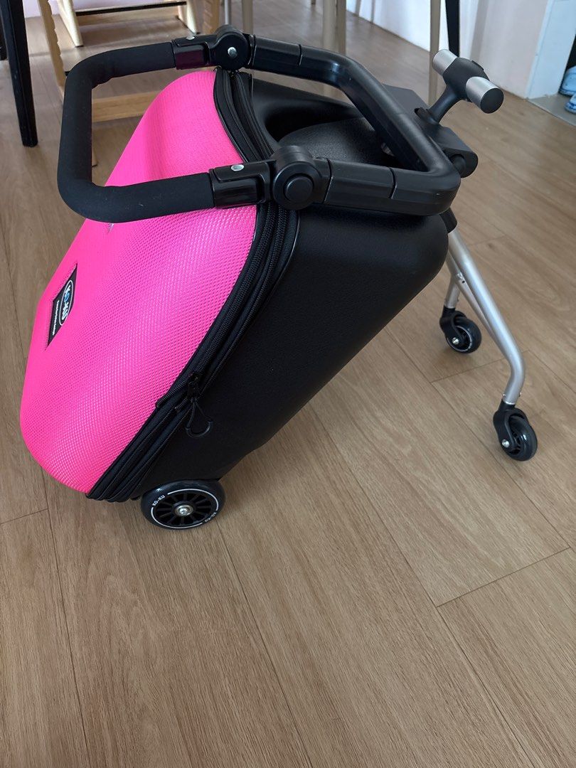 20 inch stroller luggage (Category: Strollers) located in Singapore. Submitted by our.little.angels (Listing ID 1377999477, Image 2). Description: As good as new Self collect Sembawang .