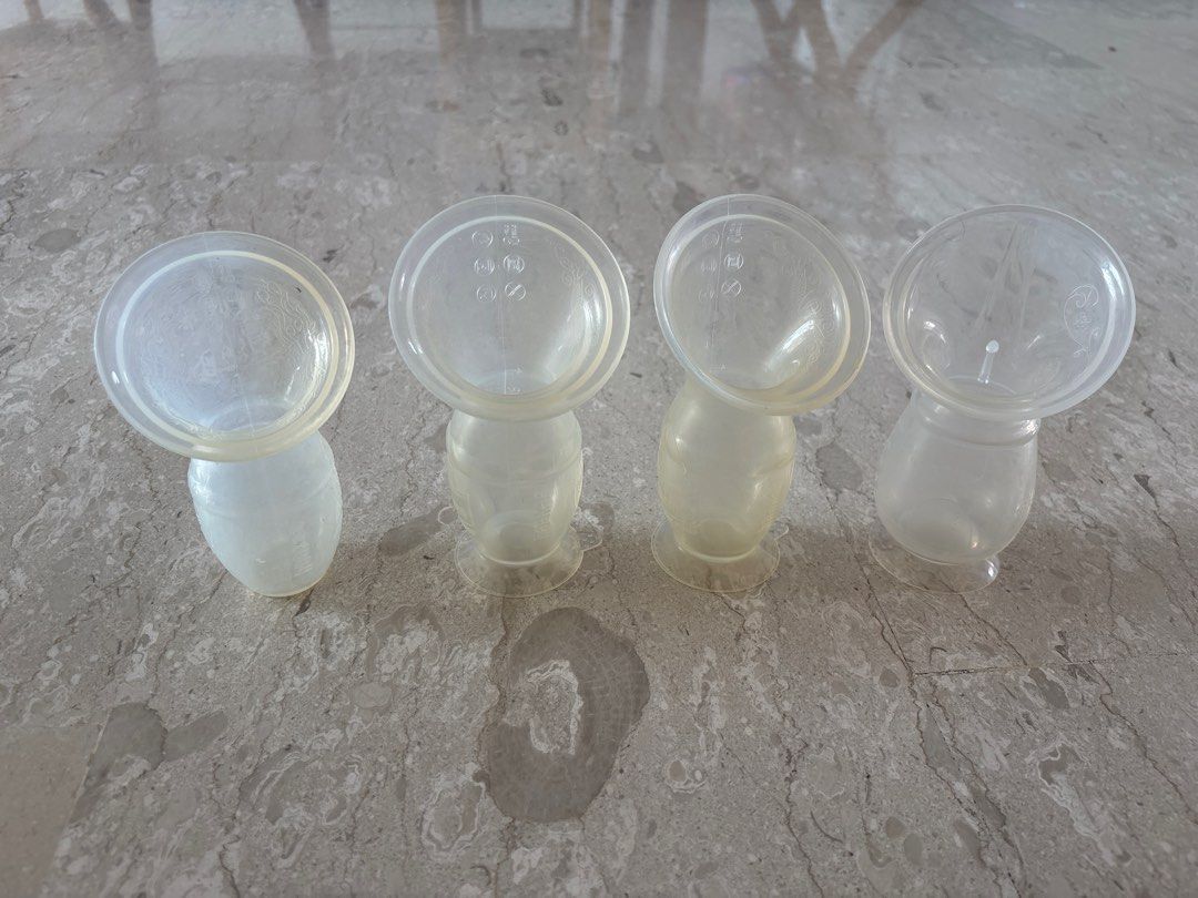 4 Haakaa Silicone Breast Pump Parts (Category: Breastfeeding & Bottle Feeding) located in Singapore. Submitted by missmarple (Listing ID 1377999655, Image 2). Description: Set of 4 Haakaa silicone breast pump parts. Includes several pump bodies and flanges. All parts are clean and ready to use. Great for replacement parts or to have extras on hand! Please see photos for details. Pick up from either Serangoon Gardens or Tanah Merah. .
