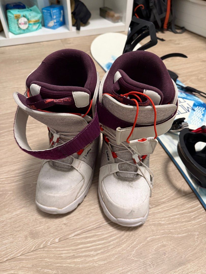 由 gaga06090 (刊登 ID 1378086659，圖片 2) 提交，位於 高雄市 (Kaohsiung) 的 雪鞋 (類別：其他運動配件)，說明：（更新）剩雪鞋37號 **雪板已售出 🏂【售】雪板＋雪鞋（二手組合） 🎁 附贈：屁墊＋護膝，一次打包滑雪入門裝備！ 📦 內容包含： ✔ 雪板 142cm（適合女生或身高約155-165cm的朋友） ✔ 雪鞋（迪卡儂購入，鞋號23.5剛剛好） 🎁 贈：屁墊、護膝（都有使用痕跡但功能正常） ✅ 使用次數不多，功能正常 ✅ 適合新手或偶爾滑雪的朋友 ✅ 一套搞定，不用再一樣樣準備！ 💰售價：$4,500（可議） 🛒 當初購買約 $8,000 📍面交/寄送地點：可討論 有興趣有自己裝備的朋友歡迎私訊聊聊！ #滑雪裝備 #二手雪板 #迪卡儂雪鞋 #雪具轉售。