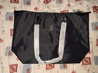 (Category: ) located in . Submitted by terabentables (Listing ID 1378061370, Image 1). Description: .