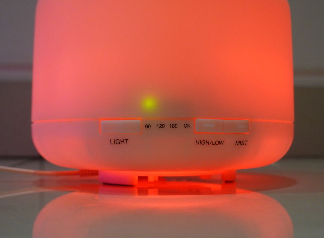 Aroma Diffuser (Category: Home Fragrance) located in Subang Jaya. Submitted by symworks (Listing ID 1378042867, Image 2). Description: Aroma Diffuser OEM brand Like new 500ml max tank capacity Various color LED ambient light, auto transition or fixed Timer for 60min, 120mins, 180mins, or always-on. Auto off when tank is empty. Includes AC power adapter and measuring cup. Delivery weight: ~1kg One the scale is: 650g Item weight: 650g Delivery weig