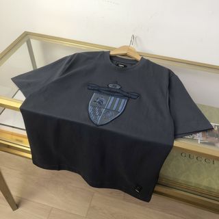 (Category: ) located in . Submitted by luxurycloset.shop (Listing ID 1378127716, Image 1). Description: .