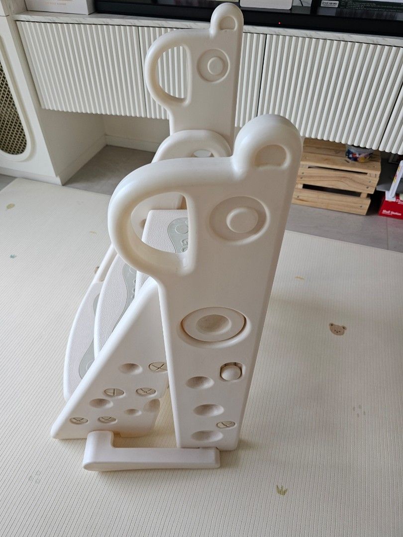 Baby Step Ladder (Category: Infant Playtime) located in Singapore. Submitted by skye56 (Listing ID 1378033343, Image 2). Description: Baby step ladder to facilitate toddler's learning to climb stairs, or to be used as a stepping stool to wash their hands at the sink. Ladder can be folded when not in use to conserve space..