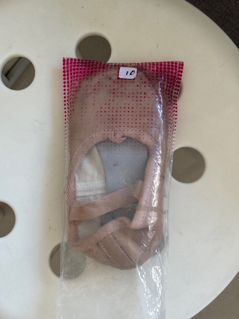 Dance Ballet shoes for girl leather. Size 10 (Category: Babies & Kids Fashion) located in Singapore. Submitted by ghaceee (Listing ID 1378076684, Image 1). Description: Leather ballet shoes without any defect Size 10 Original price $35.