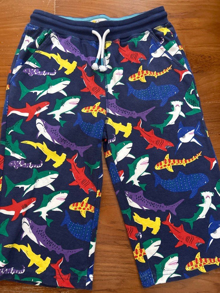 BN Boden Shark Print Boys Shorts (11 years) (Category: Babies & Kids Fashion) located in Singapore. Submitted by _pinkdragonfly (Listing ID 1378043416, Image 2). Description: Condition 10/10, washed never worn 100% cotton 100% authentic Size 11-12 years Waist before stretch 30cm Length 54cm Postage available.