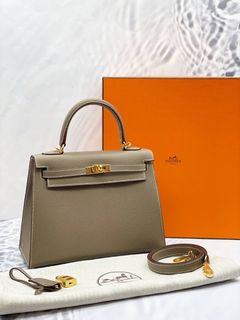 (Category: ) located in . Submitted by redrabbitluxury_singpore (Listing ID 1377978886, Image 1). Description: .