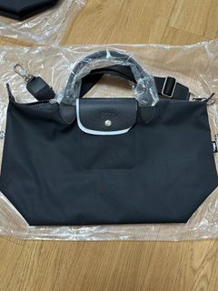 （分類：）位於 。 由 caytonpala 提交（商品編號 1377975642，圖片 1）。簡介： 。