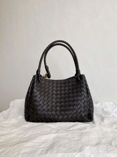 (Category: ) located in . Submitted by diva_closet (Listing ID 1377945042, Image 1). Description: .