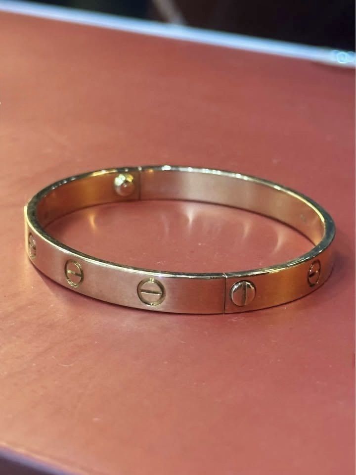 Cartier Rose Gold Bangle (Category: Luxury Accessories) located in Quezon City. Submitted by michiko112221 (Listing ID 1377990844, Image 3). Description: Cartier Rose Gold Bangle 17cm 100% Authentic, can bring to Cartier for authenticity check negotiable can do meet up and delivery .