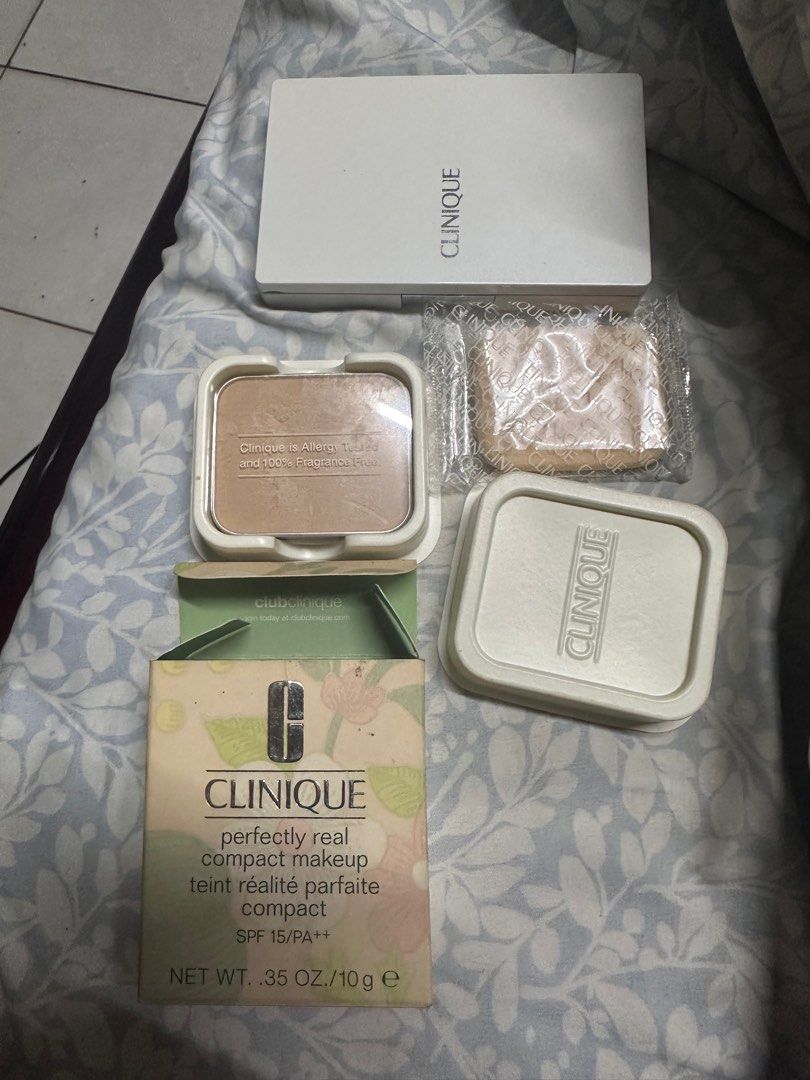 Clinique face powder refill with sponge (Category: Makeup) located in Antipolo. Submitted by queens.collections (Listing ID 1378104300, Image 2). Description: Free clinique case.