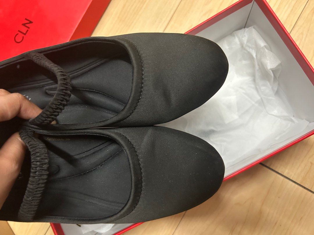 CLN Mary Janes shoes (Category: Flats & Sandals) located in Pasig City. Submitted by apolstore (Listing ID 1378050383, Image 3). Description: Once used sa isang event lng po Bagong bago nabili lng nitong June 2025 Size 38 pero size 7 po sya.
