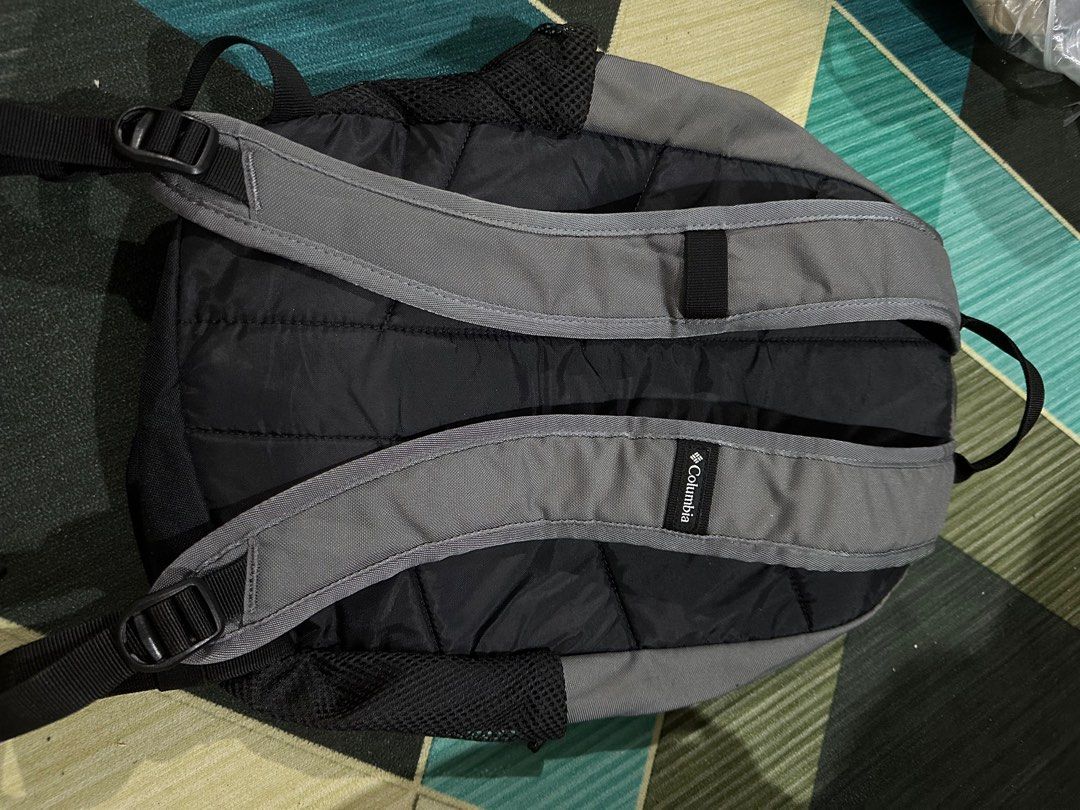 Columbia Backpack (Category: Backpacks) located in Papar. Submitted by main_mart (Listing ID 1378123743, Image 2). Description: Barang cantik mcm baru panjang 18 inci dan lebar 14 inci DFOD dari Sabah.