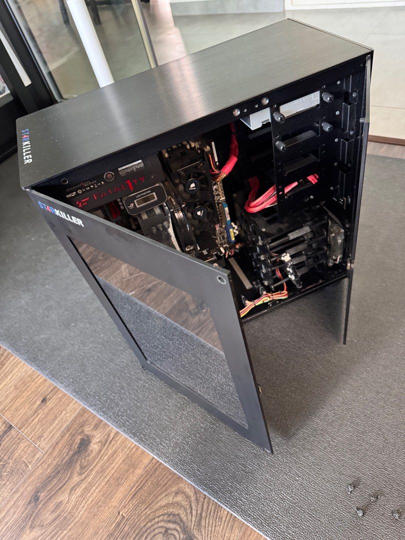 Computer Casing - ZMachine (Category: Computer Parts) located in Singapore. Submitted by st4rk1ller (Listing ID 1378027160, Image 2). Description: This is limited ZMachine casing for gaming.