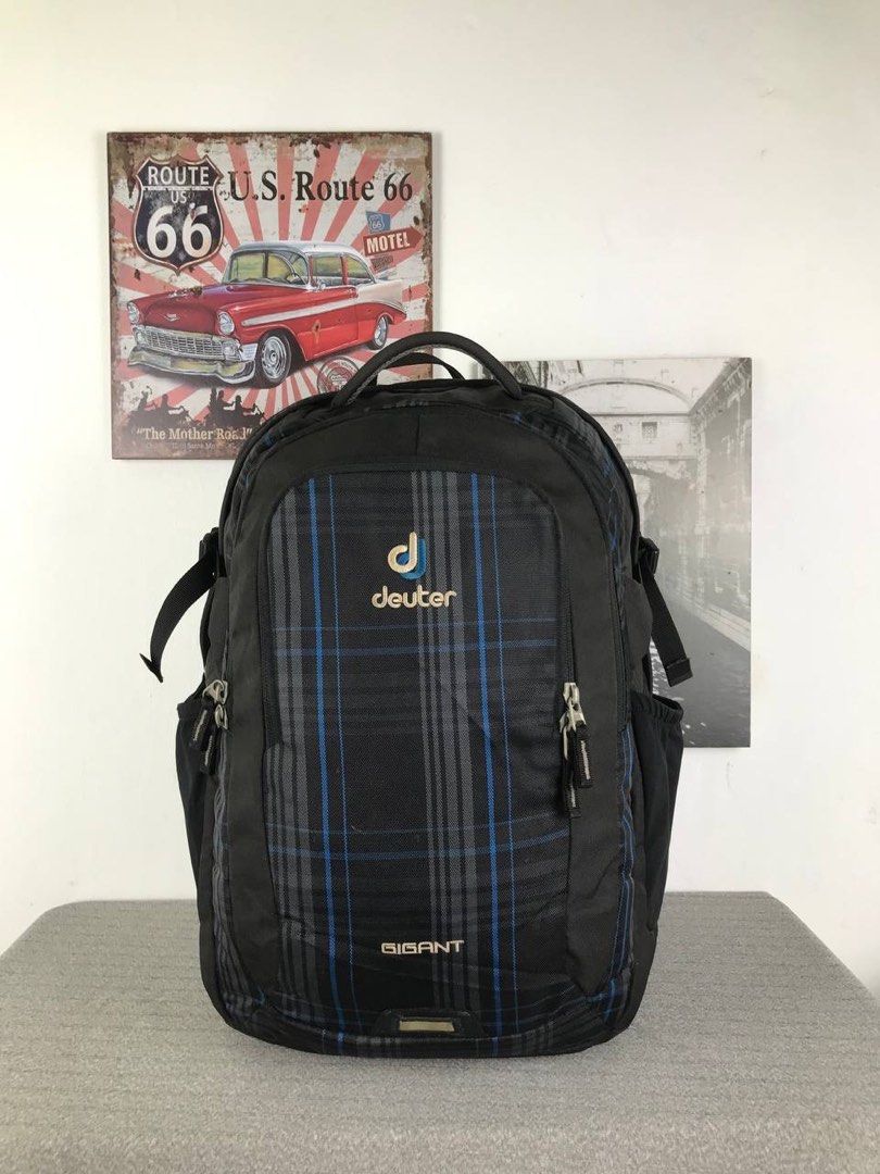 Deuter Backpacks Deuter Giga 32 Deuter Giga Black (3821021) – Go