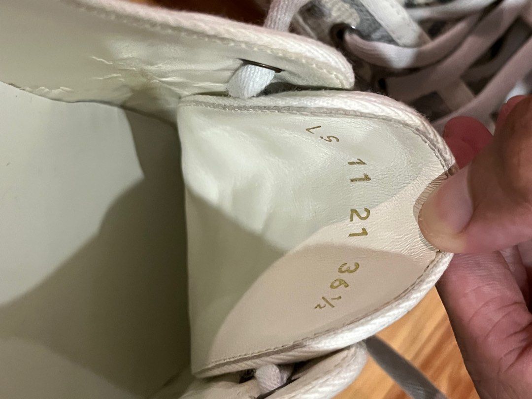 Dior Sneakers (Category: Sneakers) located in Manila. Submitted by nasch (Listing ID 1378046759, Image 3). Description: with box bought in bangkok rfs: declutterring too many shoes .