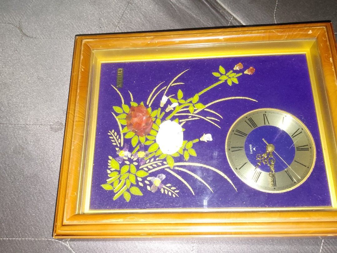 FRAME STONES WITH CLOCK CITIZEN (Category: Frames & Pictures) located in Quezon City. Submitted by yhammie19 (Listing ID 1377986262, Image 1). Description: .
