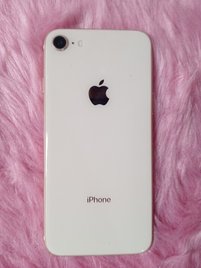 Fs Iphone 8 64 gb (Category: iPhone 8 Series) located in Santa Lucia. Submitted by maylenehagoot.1 (Listing ID 1378045484, Image 1). Description: Trutone✅ 100%✅ batt health makunat pa With 2 clear case and naka tempered na siya. No dents super makinis✅ Malinaw front and back cam✅ ISSUE Not working fingerprint Wifi used MOP: Gcash.