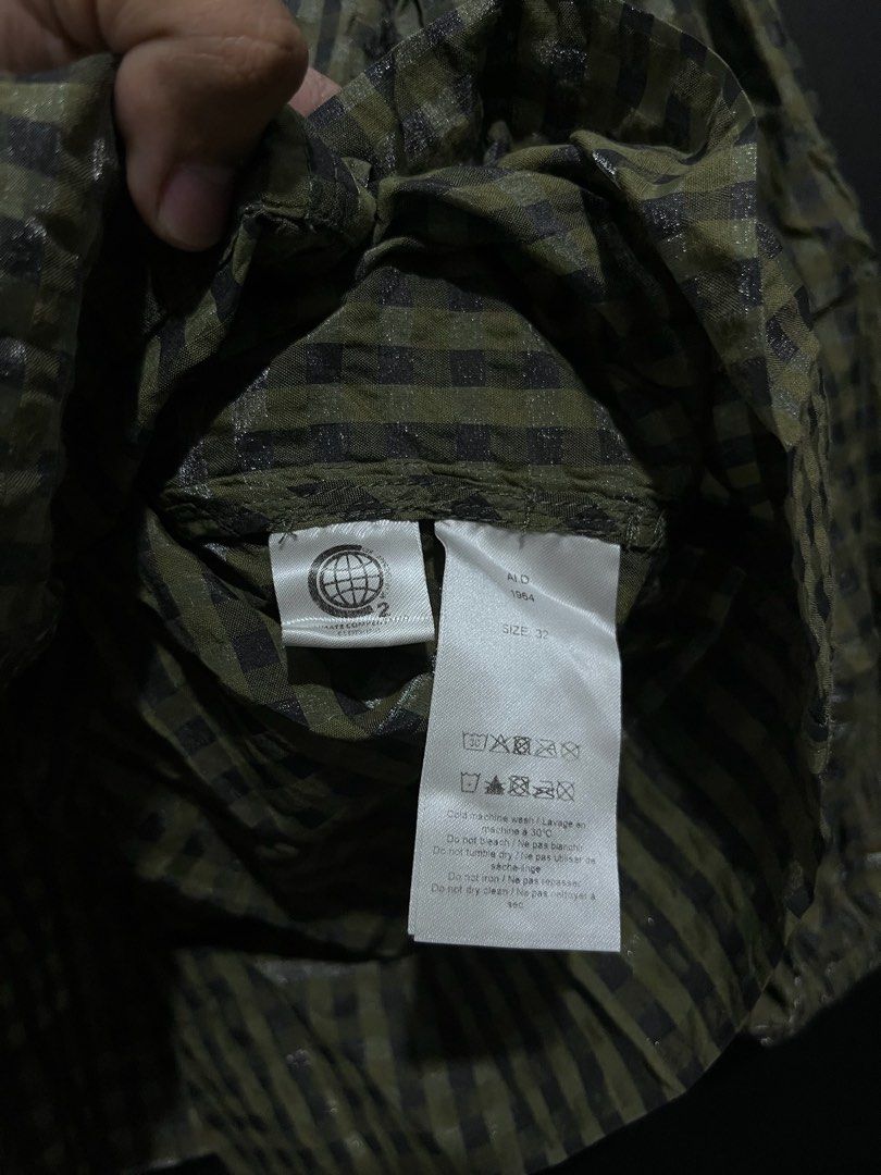 Ganni - Seersucker Check Blouse (Category: Blouses) located in Manila. Submitted by _choso (Listing ID 1378100009, Image 3). Description: Ganni - Seersucker Check Blouse Size 32 20 width 21 length 1800 + SF Makati area Ship j&t Delivery lalamove.
