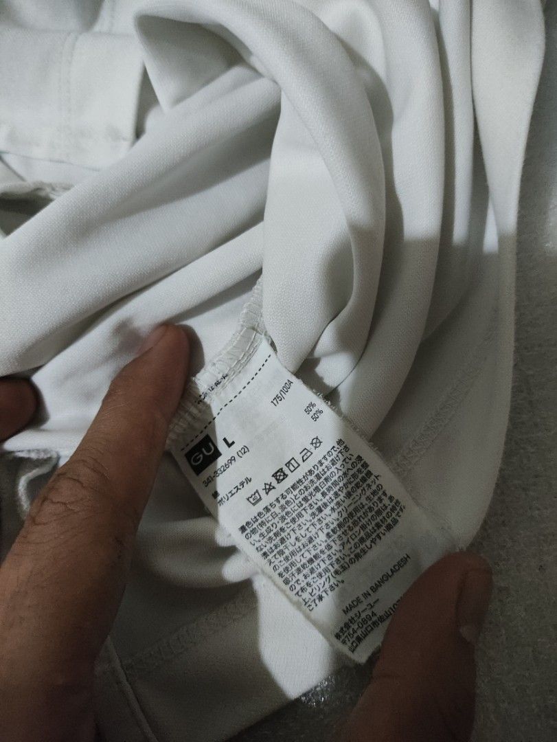 GU AIRISM VIBES (Category: Tshirts & Polo Shirts ) located in Makati City. Submitted by nthy06 (Listing ID 1378097500, Image 3). Description: GU WHITE TEE (22X27.5-28) SIZE L ON TAG AIRISM VIBES 9/10 COLOR RATE NEED WASH ONLY.