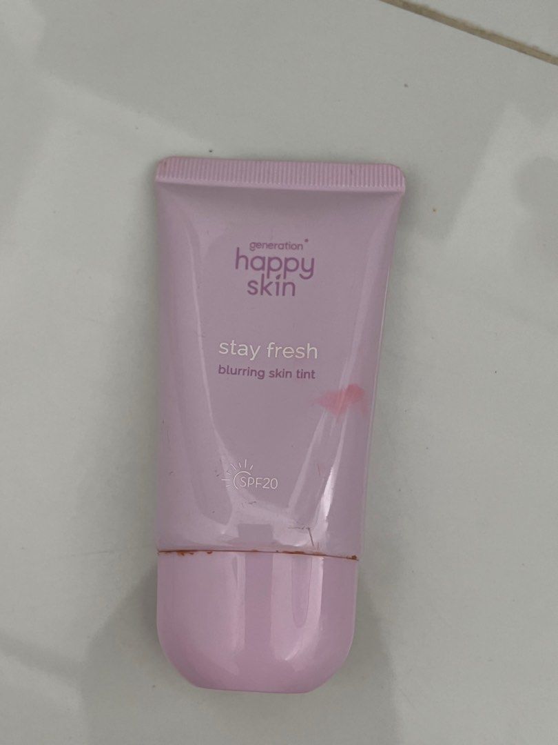 Happy Skin Blurring Skin Tint (Category: Makeup) located in Quezon City. Submitted by ch0wy (Listing ID 1378032883, Image 1). Description: Well used 65-70% pa po Got this 500+ sa SM mismo Shade: Medium natural Happy skin, grwm, skin tint, tinted sunscreen, belo, blk, vice cosmetics, sunnies face, apple, miu the label, h&m, zara, shein, cotton on, cetaphil, Apple, iPhone, on cloud, nike, puma, shein, Zara, Zalora, Uniqlo, penshoppe, bench, H&M, ph