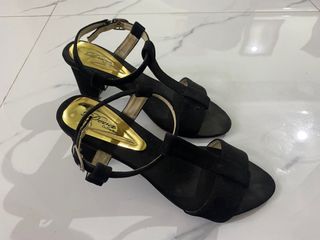 (Kategori: ) berada di . Dikirim oleh bungaapreloved (ID iklan 1377997124, Gambar 1). Deskripsi: .