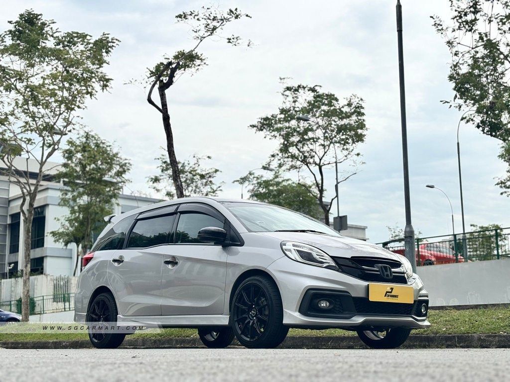 Honda 7-Seater Parf (6 months lease) (Category: Car Rental) located in Singapore. Submitted by epicarleasing (Listing ID 1377992374, Image 1). Description: $500 deposit 6 months lease PHV $200 more a month In house workshop for all repairs .