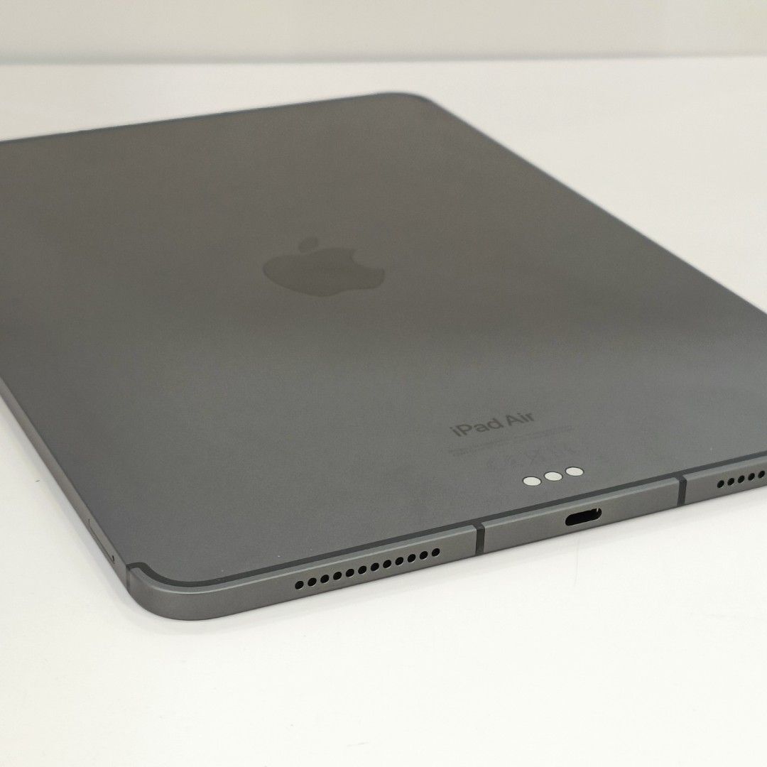 iPad Air 5 10.9" WiFi + Cellular (2022) 64GB Space Grey (Category: iPad) located in Singapore. Submitted by mobilerelation.com.sg (Listing ID 1378003821, Image 3). Description: .
