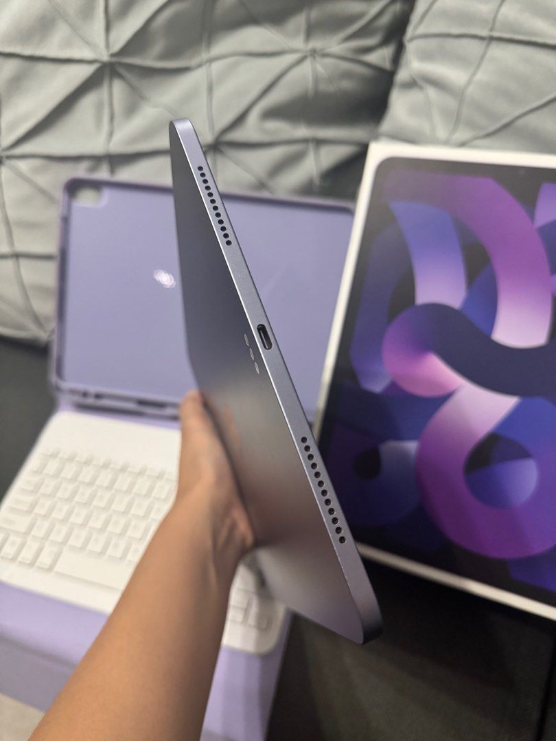 Ipad Air 5 64gb Wifi (Category: iPad) located in Batangas. Submitted by blessed.alexx (Listing ID 1377984488, Image 3). Description: Ipad Air 5 64gb Wifi Purple color Ntc approved locally purchased Comes with keyboard and orig box Price is negotiable Open for trade (25k swapping value) 📍Batangas Area.