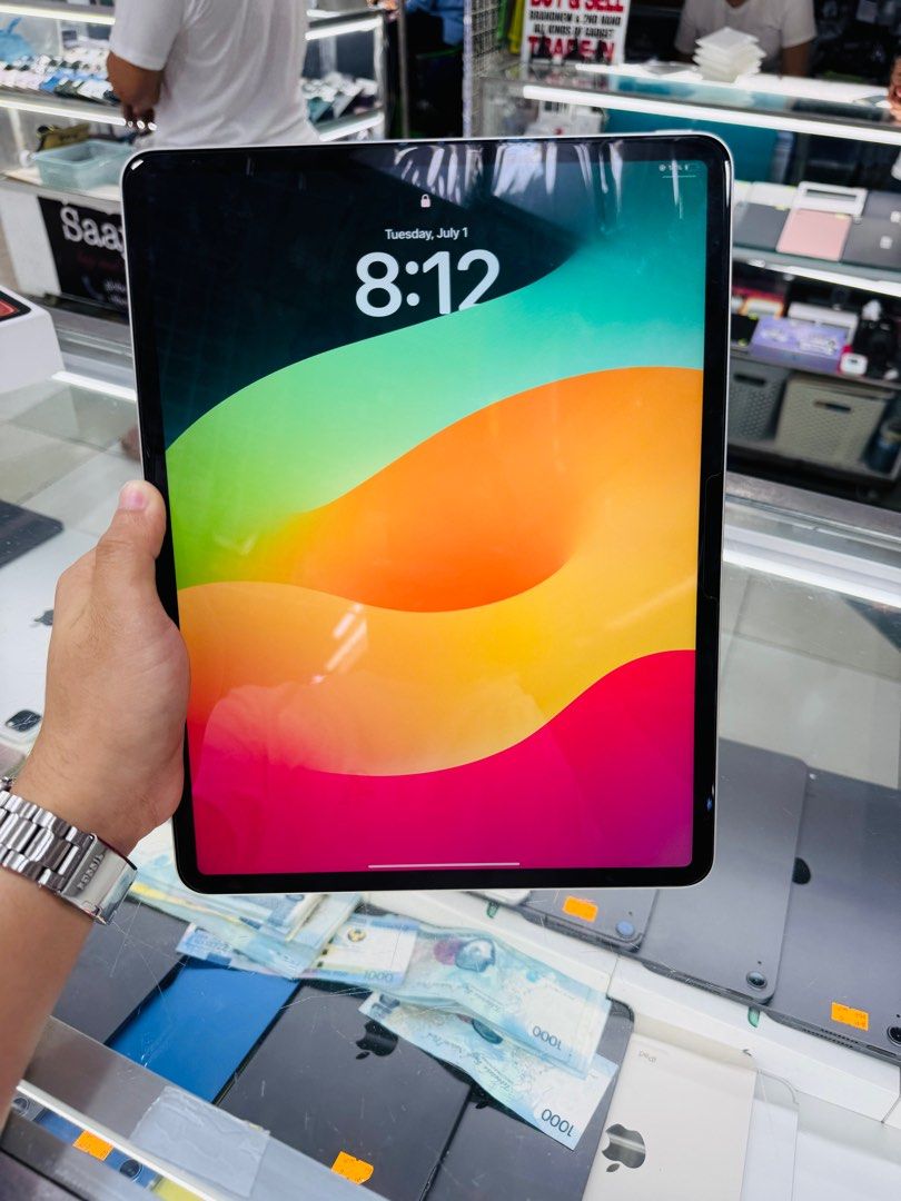 IPAD AIR 6 M2 13" 256GB WIFI COMPLETE (Category: iPad) located in San Juan City. Submitted by Khalidmgdla08 (Listing ID 1378112468, Image 3). Description: FOR SALE | TRADE/SWAP Price: 39,000 On hand: IPAD AIR 6 M2✔️ 256GB ✔️ 13 INCHES ✔️ 100% Batt health ✔️ 100% Original ✔️ 99% Makinis ✔️ 99% Smooth ✔️ NOT REFURB ✔️ NO HIDDEN ISSUES ✔️ NEVER BEEN REPAIRED ✔️ TEST TO SAWA✔️ FREE 3-UTOOLS ✔️ ANY MODEL OF IPHONE AND SAMSUNG ARE AVAILABLE! ✨ We accep
