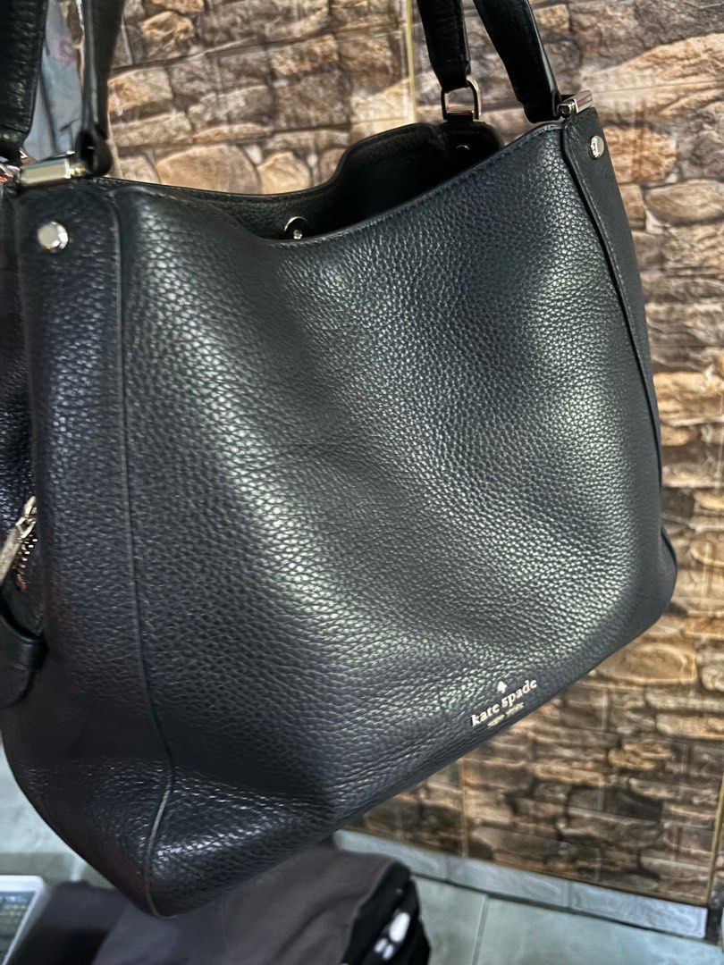 KS Leila Medium Triple Compartment Tote (Category: Luxury Bags & Wallets) located in Caloocan City. Submitted by maxsshopzter (Listing ID 1320108173, Image 1). Description: .