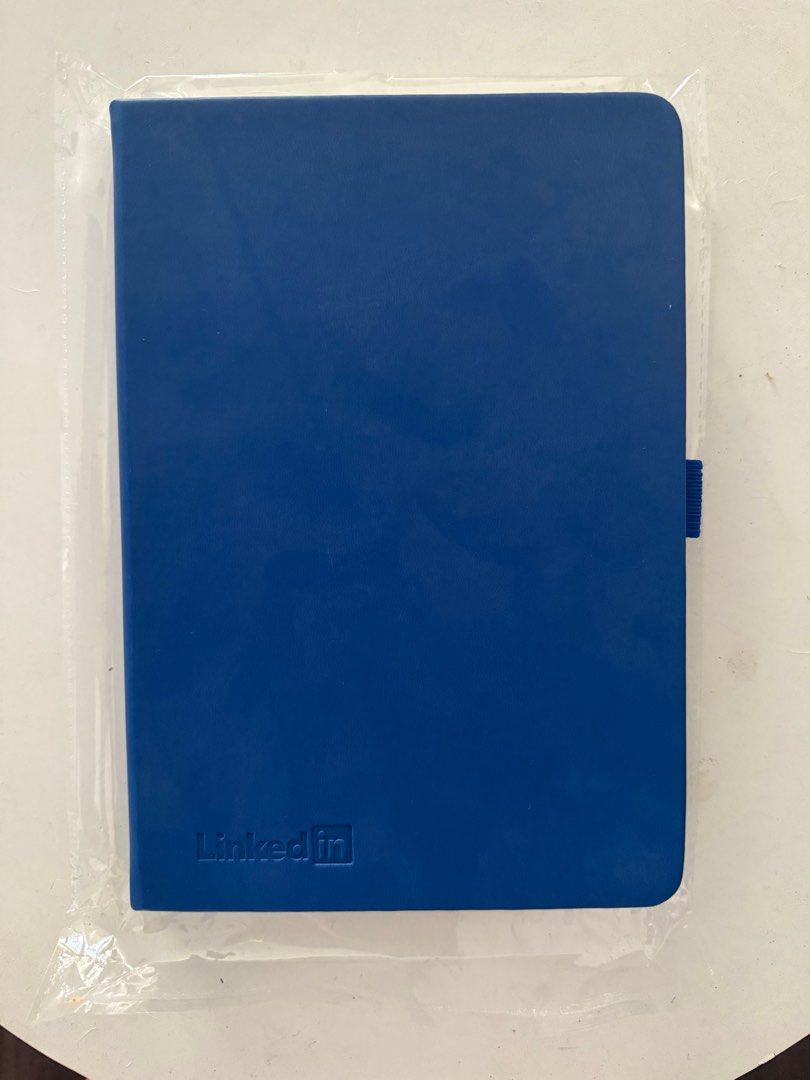 linkedin notebook! (Category: Stationery & School Supplies) located in Singapore. Submitted by blahblah67 (Listing ID 1378036459, Image 1). Description: comes with plastic wrap, brand new not used.