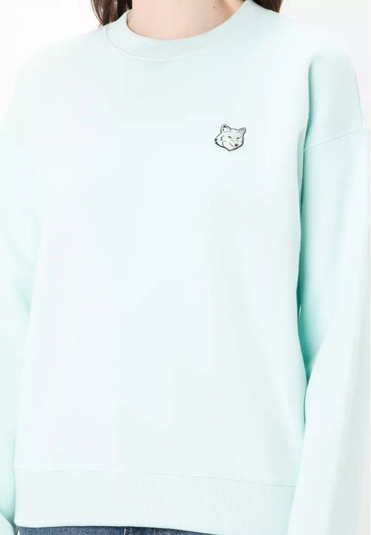 Maison Kitsune Bold Fox Head Patch Comfort Sweatshirt (Category: Coats, Jackets and Outerwear) located in Quezon City. Submitted by hellopucca (Listing ID 1377987279, Image 2). Description: Bought in Japan, worn only twice.