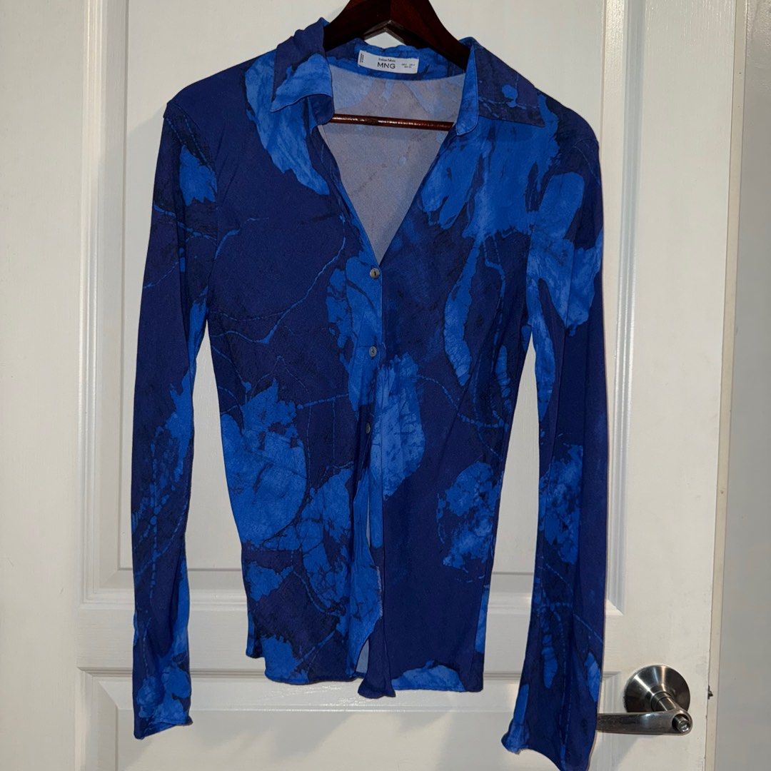 Mango Floral Print Longsleeves Polo (Category: Blouses) located in Quezon City. Submitted by asapjimi (Listing ID 1378018125, Image 3). Description: Italian fabric. Light and breathable. .