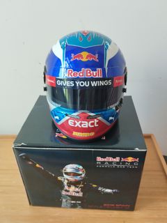 (Category: ) located in . Submitted by f1model-cars-helmets (Listing ID 1378110561, Image 1). Description: .