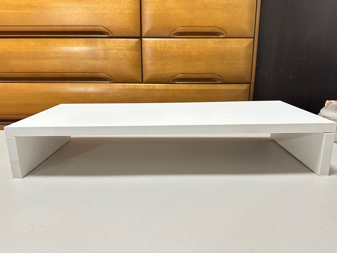 Moniter Riser (Category: Home Improvement Tools & Accessories) located in Calamba. Submitted by yewbi (Listing ID 1378050009, Image 1). Description: - brand new, never used rfs: doesn’t match my setup kasi yung monitor ko is too wide for the riser loc: calamba, laguna mod: jnt/lbc/lalamove mop: gcash / bank / maya.