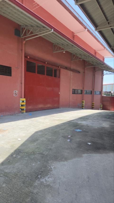WAREHOUSE COMPOUND NEWLY BUILT (Category: Commercial) located in San Juan City. Submitted by cashfrancefashioncosmetics_ph (Listing ID 1378045326, Image 1). Description: HI! ,im selling now P380M GROSS this NEWLY BUILT warehouse compound at #238 flamengco st. panghulo, obando, bulacan near malabon city boundary * 100% FLOOD FREE 2 TO 3 METER STREET ELEVATION * 5500 m2 lot area more or less * 8100 plus leased floor area * 5 high ceiling warehouses