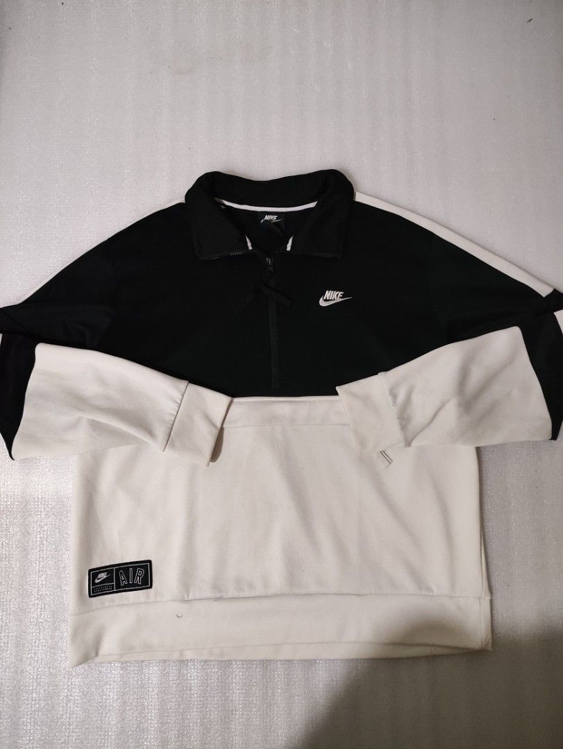 NIKE AIR TWO TONE QZIP (Category: Coats, Jackets and Outerwear) located in Makati City. Submitted by nthy06 (Listing ID 1378096612, Image 1). Description: NIKE TWO TONE QZIP (25X27) SIZE L ON TAG 9/10 COLOR RATE SOLID COLORWAY NO ISSUE NEEDWASH ONLY VERY GOOD CONDI.