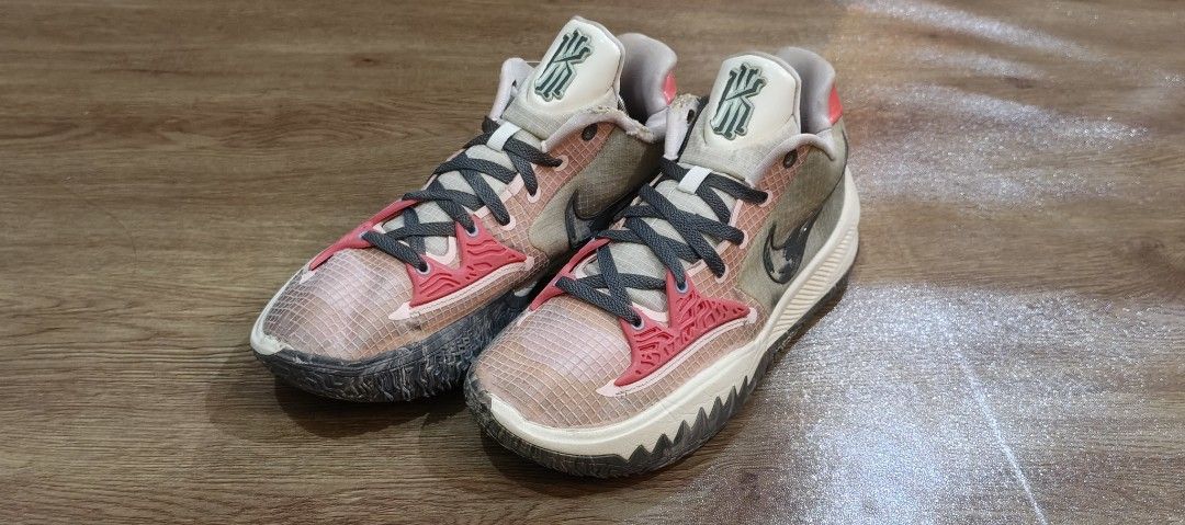Nike Kyrie Low
