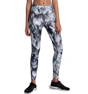 (Category: ) located in . Submitted by elledpreloved (Listing ID 1377961059, Image 1). Description: .